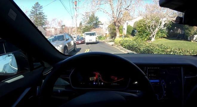特斯拉自动驾驶系统测试：太像过度慎重的司机