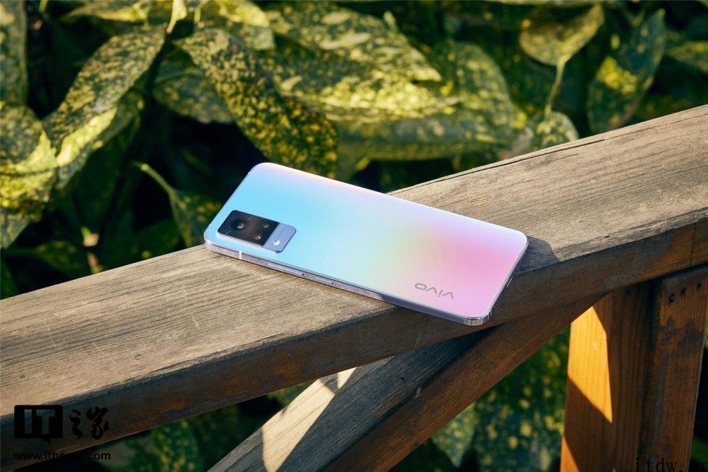 【IT之家评测室】vivo S9 体验：补足性能短板的美颜机