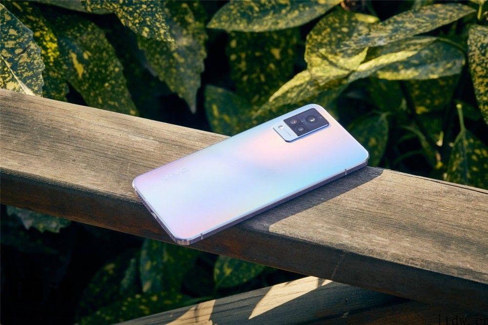 【IT之家评测室】vivo S9 体验：补足性能短板的美颜机