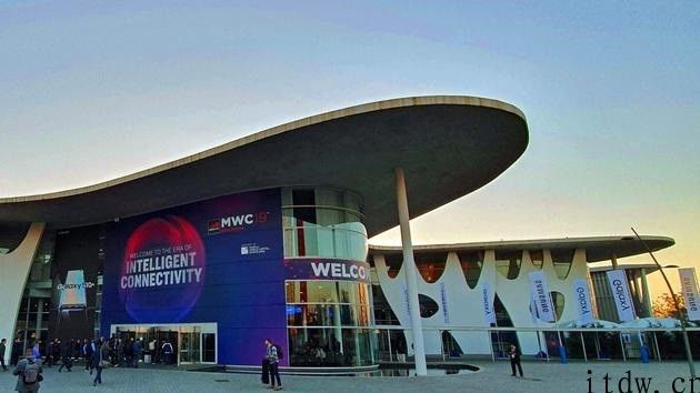 新冠疫情还没退，就想搞 MWC 2021 几万元人展会，难啊