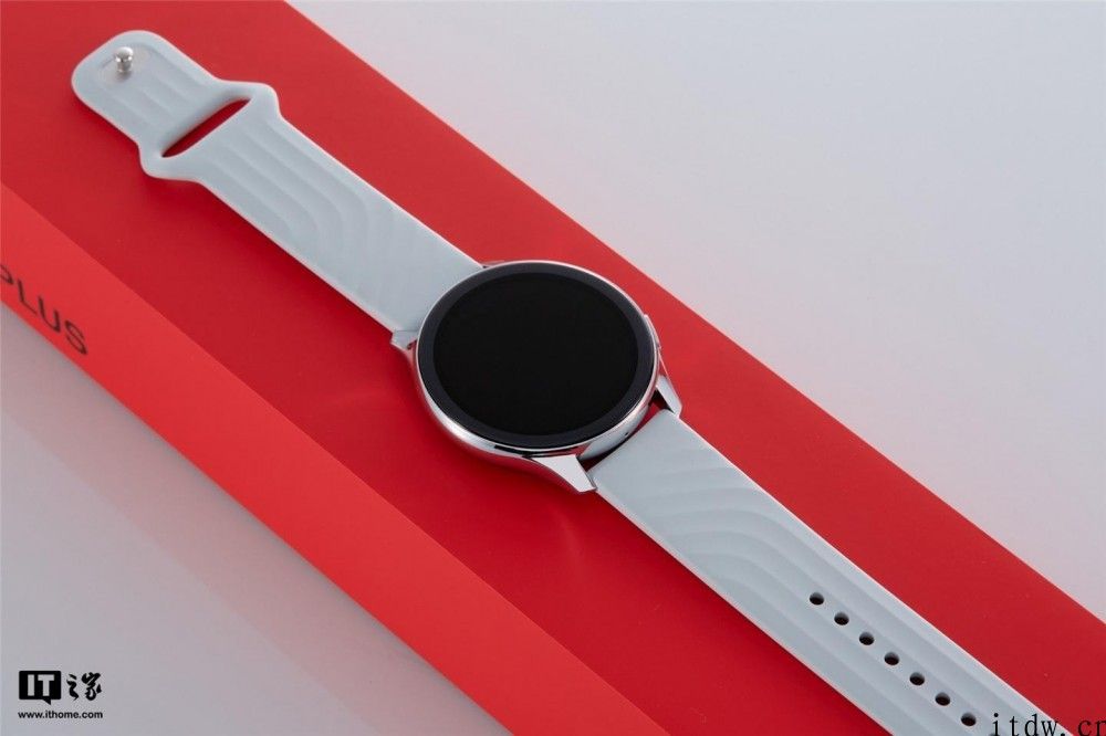 【IT之家开箱】一加首款智能手表 OnePlus Watch 开箱图赏