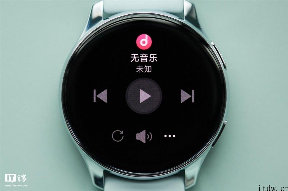 【IT之家开箱】一加首款智能手表 OnePlus Watch 开箱图赏