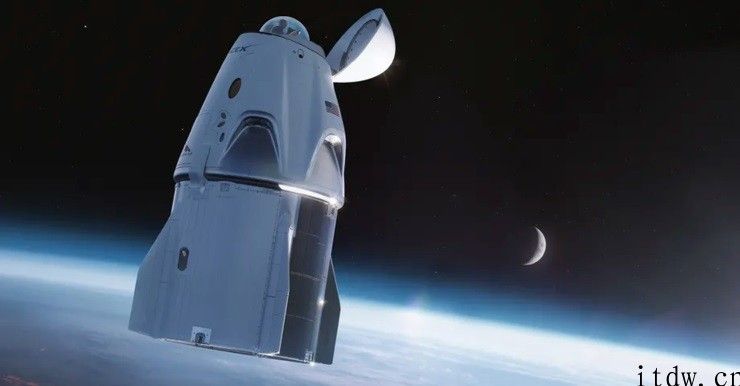 SpaceX 飞船将加装夹层玻璃穹顶，可 360 度欣赏太空景观