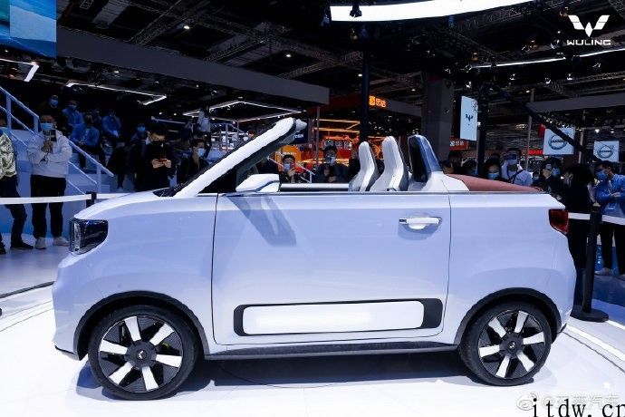 五菱宏光 MINI EV 敞篷版将登录欧洲开卖，起售价达 2 万欧元