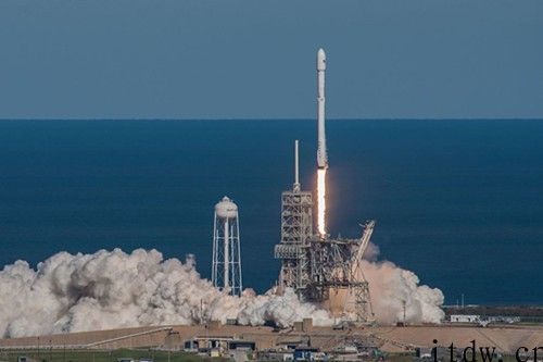 1500 多颗卫星在轨，SpaceX：已有 50 万人为星链服务项目下订单