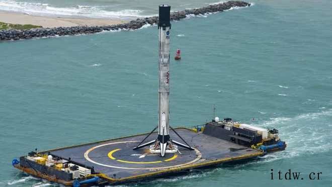 美国防部首次允许 SpaceX 使用回收火箭发卫星