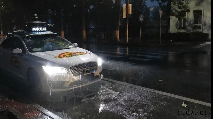 北京雨夜试乘百度 Robotaxi 无人驾驶 ,是什么体验.