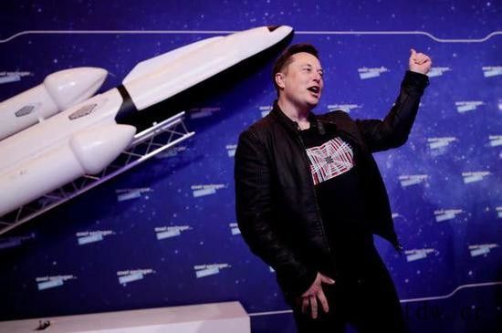 马斯克:SpaceX 星链将和“国家级电信运营商”合作,用户