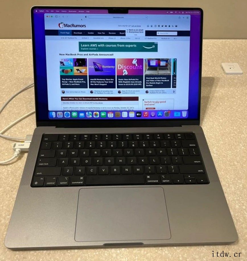 苹果MacBook Pro 14 英寸 2021“野生版”上