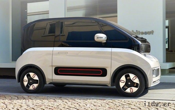 宝骏 KiWi EV 时髦金高定版上市:8