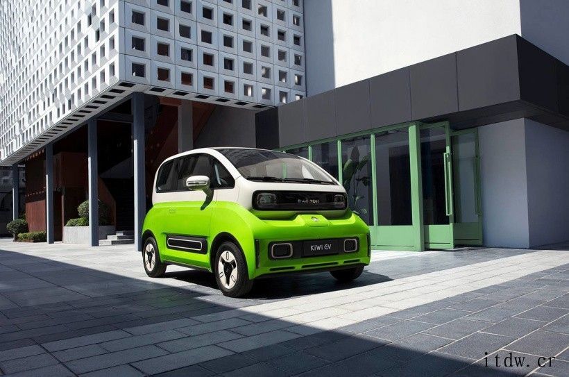 宝骏 KiWi EV 时髦金高定版上市:8