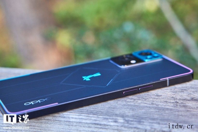 【IT之家开箱】OPPO Reno7 Pro 英雄联盟手游限