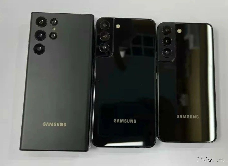 三星 Galaxy S22 Ultra 系列机模曝光,外观对