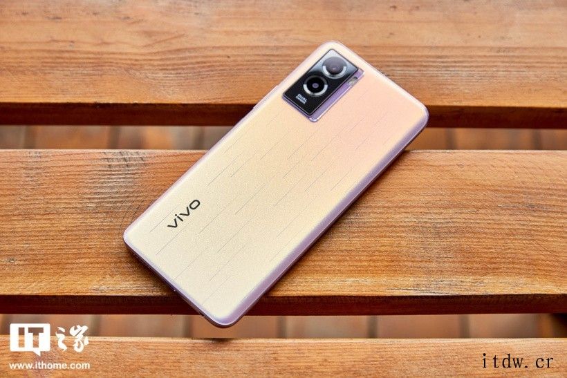 【IT之家开箱】vivo Y55s 图赏:配 6000mAh