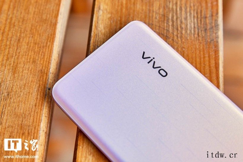 【IT之家开箱】vivo Y55s 图赏:配 6000mAh