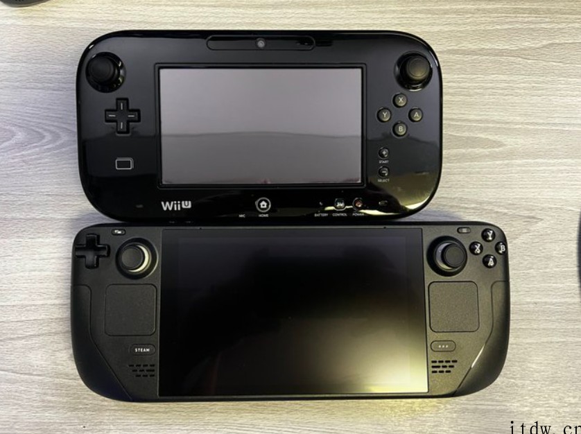 Steam Deck 和 Switch / PSP 等游戏掌