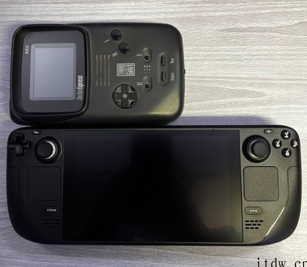 Steam Deck 和 Switch / PSP 等游戏掌