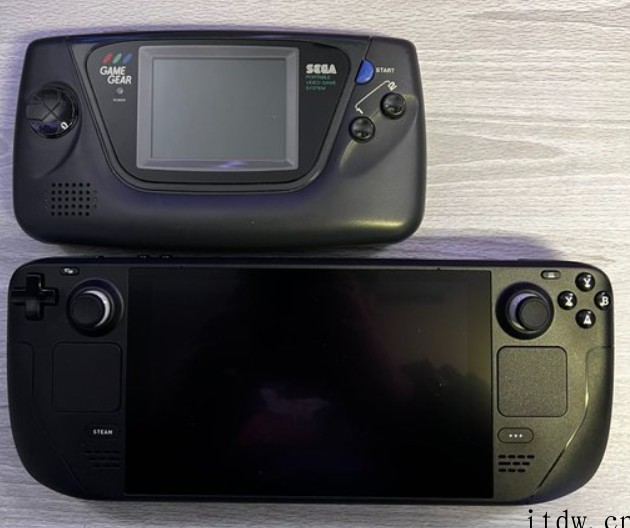 Steam Deck 和 Switch / PSP 等游戏掌