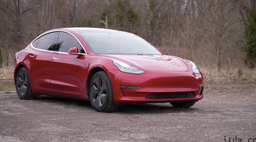 开了 4 年 16 万公里后,特斯拉 Model 3 电池续