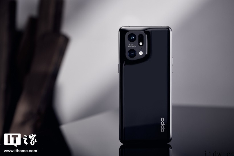 【IT之家开箱】OPPO Find X5 Pro 天玑版图赏