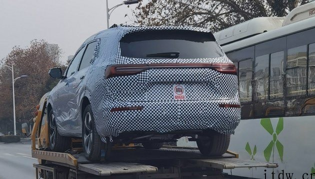 AITO 全新中大型 SUV 内饰曝光:华为鸿蒙座舱加持,或