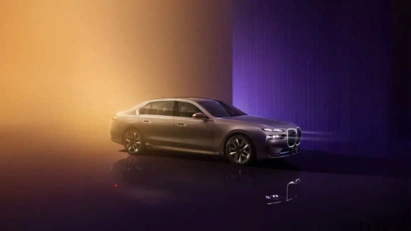 宝马旗舰迈入纯电动时代,7系 BMW i7 全球首发,续航里