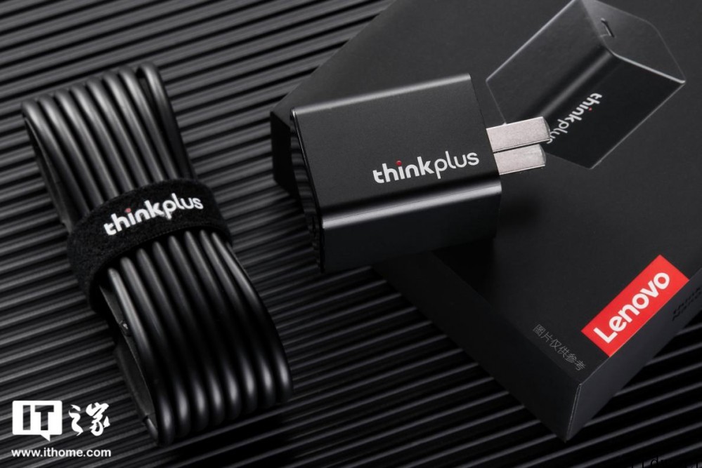 【IT之家评测室】 thinkplus 口红电源 Nano 