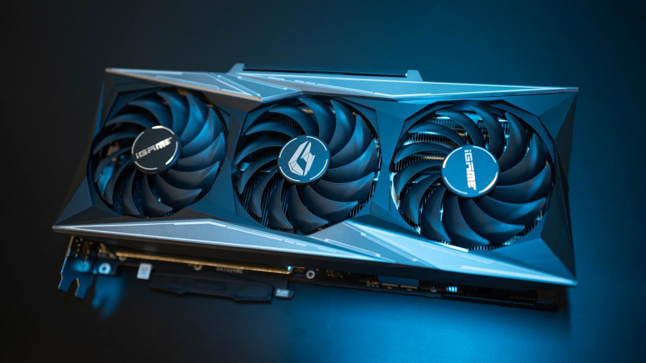 散热必杀技!iGame RTX 3090 Ti 火神真空冰片