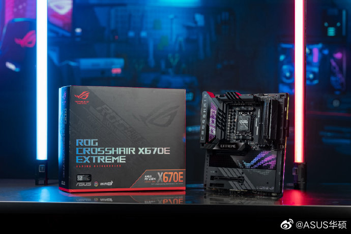 华硕晒CROSSHAIR X670E EXTREME 旗舰主