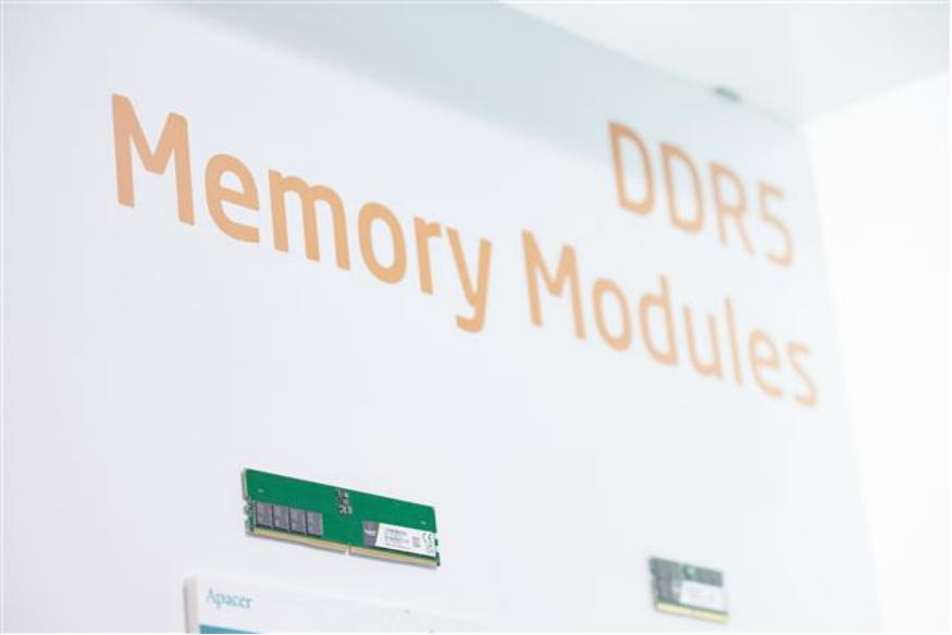 DDR5芯片渗透率将在 2023 年大幅上升 今年底价格逼近