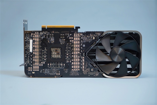 9499元游戏神卡!NVIDIA RTX 4080显卡拆解图