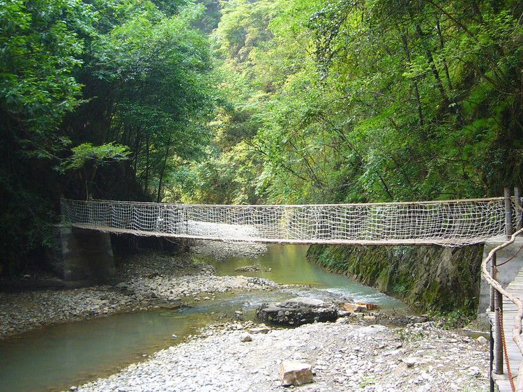 中呗大峡谷在哪里(米仓山大峡谷最佳时间)