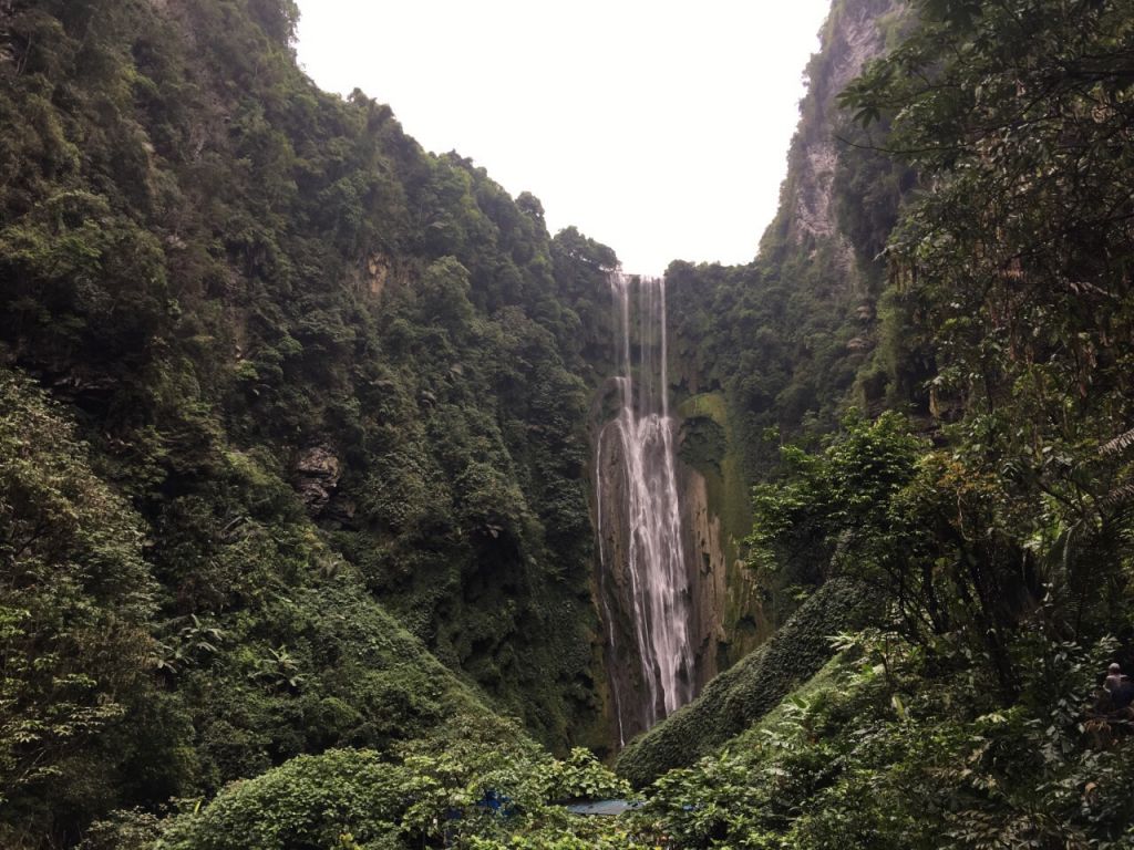 通灵大峡谷在哪里(百色通灵大峡谷在哪里)