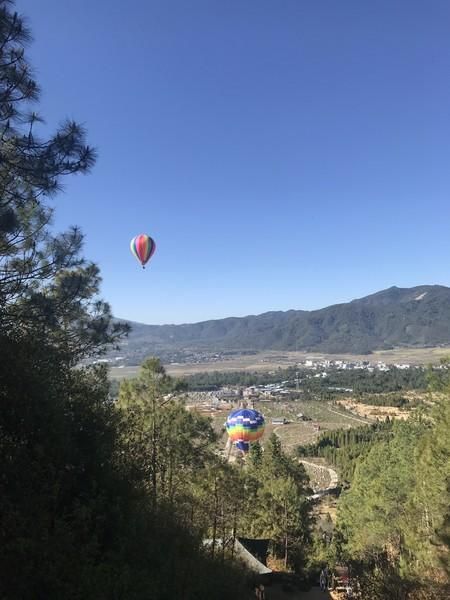 腾冲瑞丽在哪里(腾冲瑞丽芒市旅游攻略)