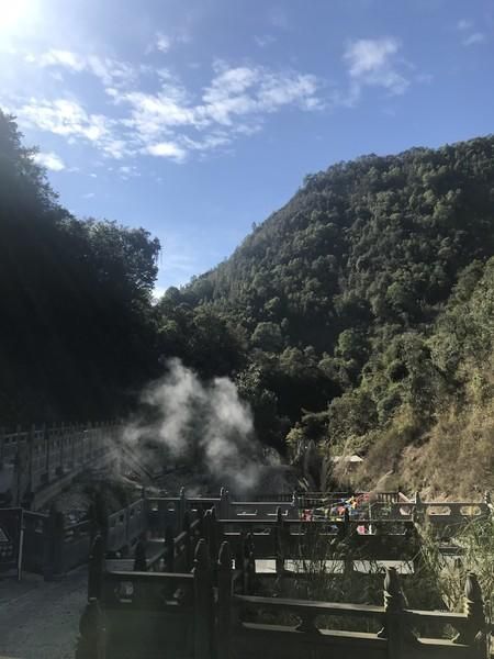 腾冲瑞丽在哪里(腾冲瑞丽芒市旅游攻略)