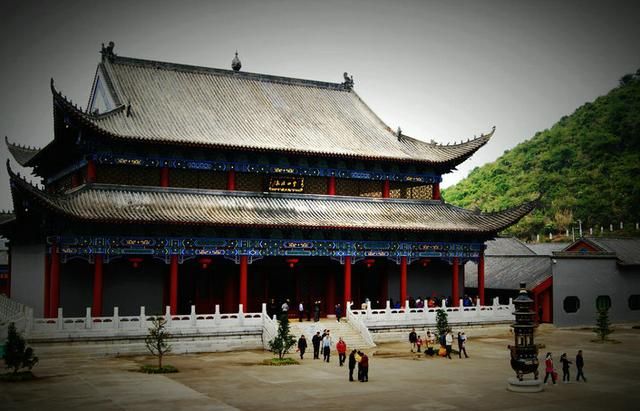 东华寺在哪里(韶关东华寺在哪里)