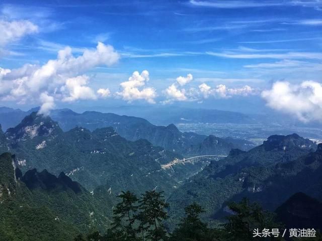 张家界天门山在哪(张家界天门山图片)