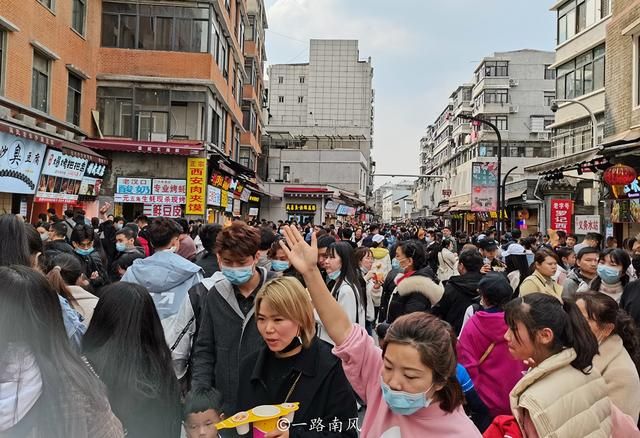 武汉步行街在哪的简单介绍