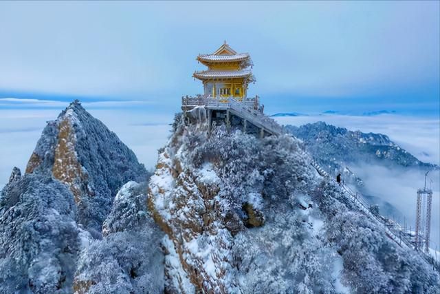 老君山在哪儿(老君山最佳旅游时间)