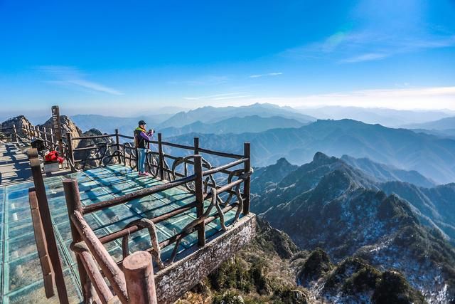 老君山在哪儿(老君山最佳旅游时间)