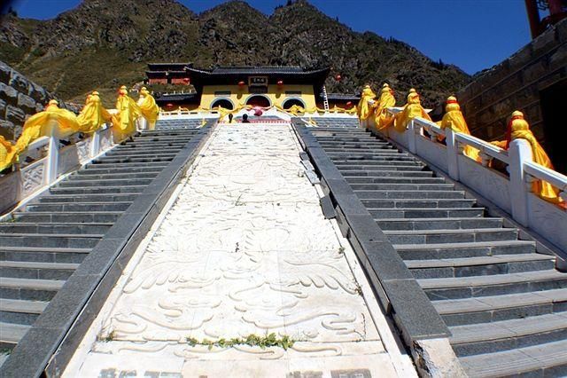 天山天池在哪里(天山天池在哪里哪个城市)