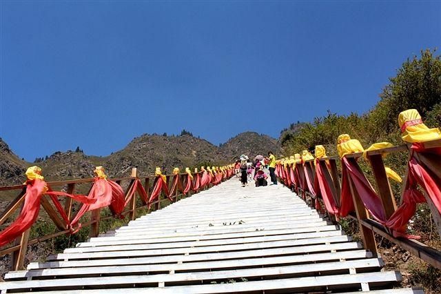 天山天池在哪里(天山天池在哪里哪个城市)