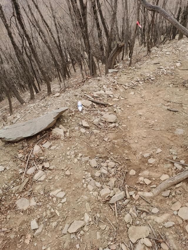 嶂石岩在哪(嶂石岩风景区官网)