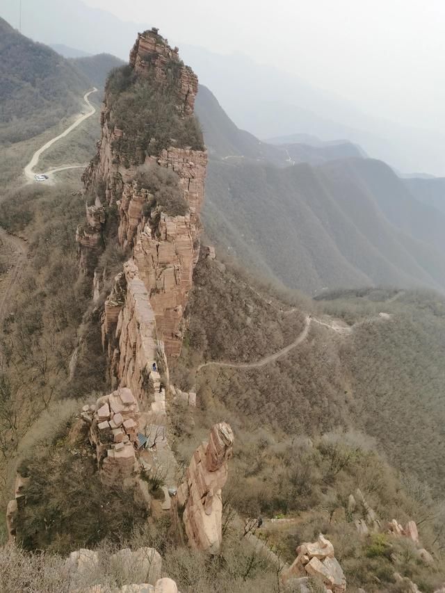 嶂石岩在哪(嶂石岩风景区官网)